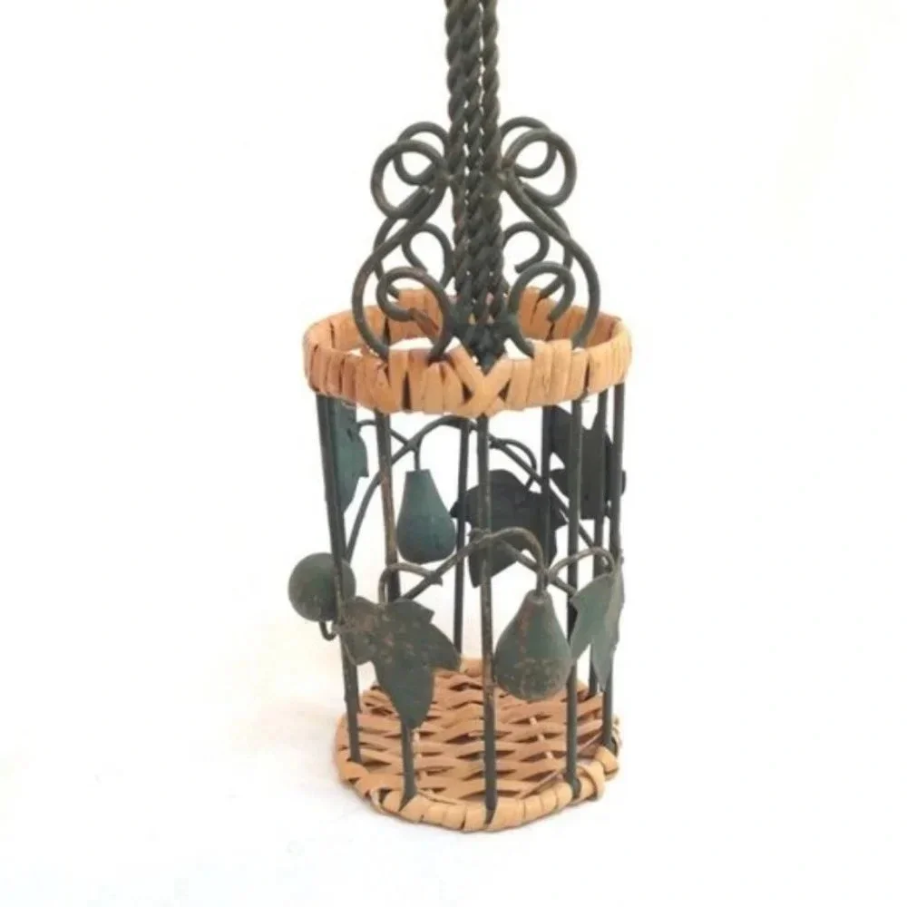 Rattan Metal Wine Bottle Holder Basket Vine Leaves Decor Present Gift Summer